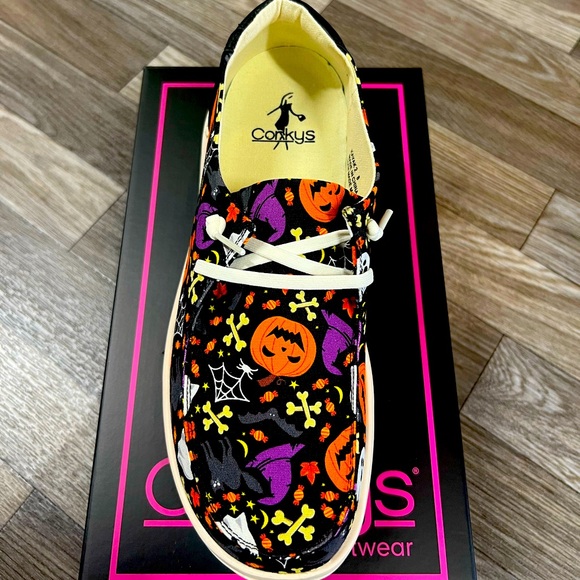 Halloween Kayak 2 Shoes by Corky’s Brand New in Box - Picture 2 of 7